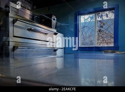 LADYSMITH BC, CANADA - Feb 09, 2021: Roberts Street Pizza Oven Delivery Stock Photo