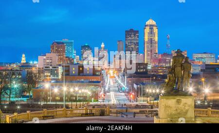 Des Moines Iowa skyline at night with the Ruan Center and the Mariott ...