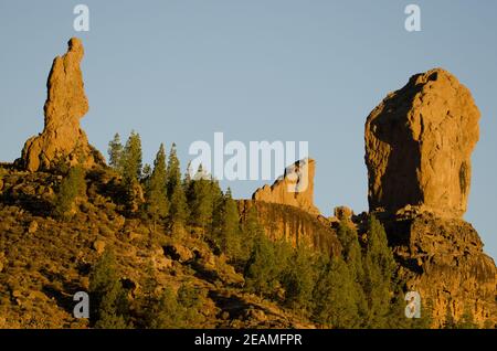 Cliffs Of The Roque Nublo To The Right And La Rana To The Left The Nublo Natural Monument Gran Canaria Canary Islands Spain Stock Photo Alamy