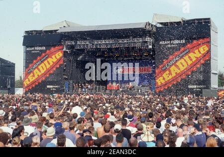 Fans watching limp Bizkit at the Reading  Festival 2000, Berkshire, England, United Kingdom. Stock Photo