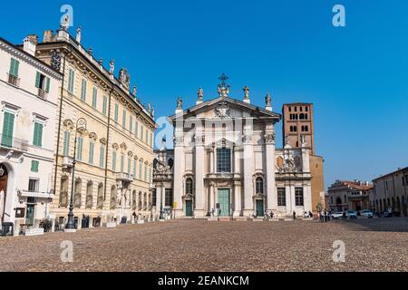 Mantua Cathedral, Mantua, UNESCO World Heritage Site, Lombardy, Italy, Europe Stock Photo