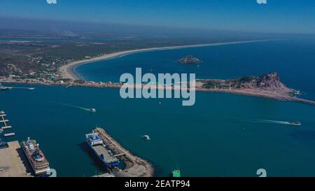 Stone island jetty in the bay in Mazatlan, Sinaloa Mexico. 2021 in Mazatlan, Mexico. (Photo by Luis Gutierrez / Norte Photo)   Embarcadero isla de la piedra en la bahia en Mazatlan, Sinaloa Mexico. 2021 in Mazatlan, Mexico. (Photo by  Luis Gutierrez/Norte Photo) Stock Photo