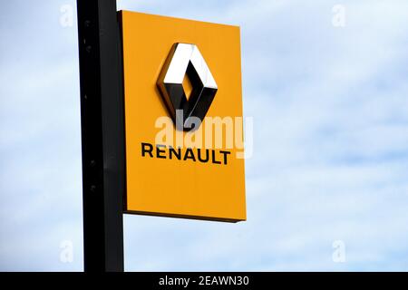 Le Rove, France. 2nd Feb, 2021. A Renault logo seen at the dealer.Car brands and logos seen in Le Rove, France. Credit: Gerard Bottino/SOPA Images/ZUMA Wire/Alamy Live News Stock Photo