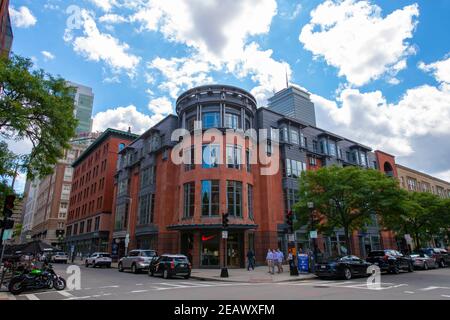 Måler Wade Rekvisitter Historic Nike Store on 200 Newbury Street at Exeter Street with Prudential  Center at the background in Back Bay, Boston, Massachusetts MA, USA Stock  Photo - Alamy
