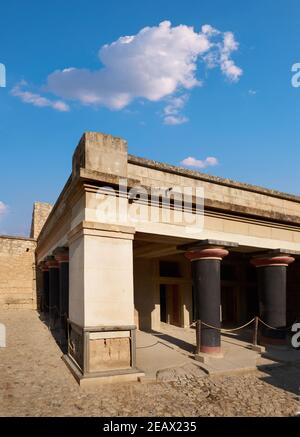 Crete Temple The ruins of Knossos, the largest Bronze Age archaeological site ...