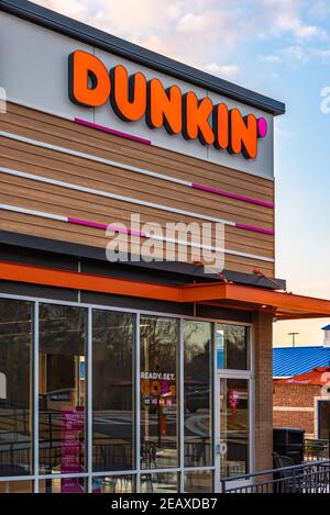 Dunkin' (formerly Dunkin' Donuts) coffee and donut shop in Snellville, Georgia, just east of Atlanta on Centerville Highway. (USA) Stock Photo