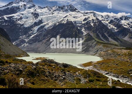 Mueller Lake and Mt Sefton in the Hooker Valley, Aoraki Mt Cook National Park Stock Photo