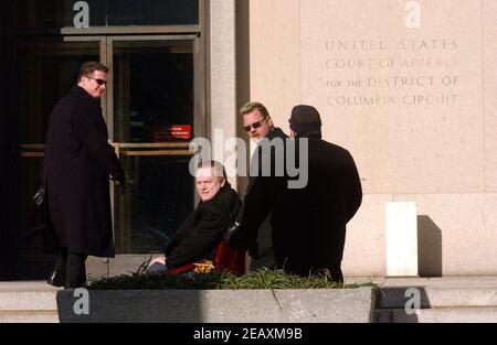 https://l450v.alamy.com/450v/2eaxm9b/file-file-photo-dated-january-4-2002-of-hustler-magazine-publisher-larry-flynt-appears-at-united-states-district-court-in-washington-dc-usa-to-plead-his-case-against-the-united-states-department-of-defense-larry-flynt-founder-of-the-hustler-adult-entertainment-empire-has-died-at-age-78-flynt-died-of-heart-failure-according-to-reports-photo-by-ron-sachscnpabacapresscom-credit-abaca-pressalamy-live-news-2eaxm9b.jpg