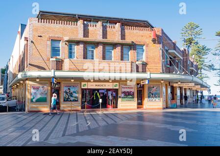 The Inter-war Art Deco Style, Steyne Hotel in Manly was built by Tooths Limited (beer producer) in 1936 of polychrome brickwork Stock Photo