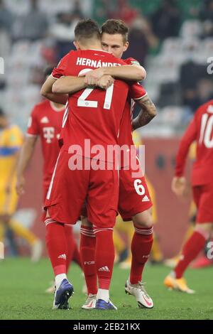 DOHA, QATAR - FEBRUARY 11: Joshua Kimmich of FC Bayern Muenchen with his teammate Lucas Hernández before the FIFA Club World Cup Water Final on February 11, 2021 in Doha, Qatar. (Photo by Colin McPhedran/MB Media) Stock Photo
