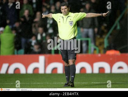 Football v AC Milan - UEFA Champions League - Group Stage Matchday Two Group D - Celtic Park - Glasgow - Scotland - 07/08 3/10/07 Markus Merk - Referee Mandatory Credit: Action Images / Lee Smith Stock Photo - Alamy