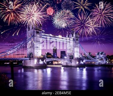 2000 HISTORICAL TOWER BRIDGE (©HORACE JONES & JOHN WOLFE BARRY 1894) POOL OF LONDON RIVER THAMES LONDON ENGLAND UK Stock Photo