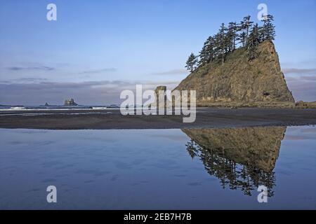 Offsore Sea Stacks Second Beach Olympic National Park Washington State USA LA001596 Stock Photo