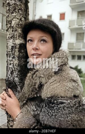 Die deutsche Schauspielerin und Sängerin Barbara Schöne, Deutschland 1970er Jahre. German actress and singer Barbara Schoene, Germany 1970s. 24x36Neg625 Stock Photo