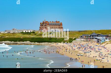 The headland hotel overlooking the famous fistral beach at newquay in cornwall england Stock Photo