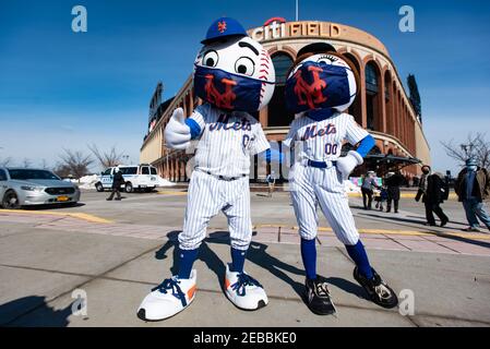 Mr met hi-res stock photography and images - Alamy