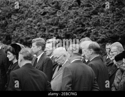 Eleanor Roosevelt and Truman in Hyde Park, New York Stock Photo - Alamy