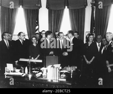 https://l450v.alamy.com/450v/2ebct25/meeting-with-the-outdoor-recreation-resources-review-commission-1140am-president-john-f-kennedy-meets-with-the-outdoor-recreation-resources-review-commission-orrrc-l-r-conservation-director-for-the-izaak-walton-league-of-america-joseph-w-penfold-vice-president-of-government-and-public-affairs-for-the-weyerhaeuser-company-bernard-l-orell-senator-jack-miller-iowa-associate-director-of-special-activities-for-the-new-york-times-marian-s-dryfoos-senator-henry-m-u201cscoopu201d-jackson-of-washington-behind-dryfoos-dean-emeritus-of-the-school-of-natural-resources-at-the-univ-2ebct25.jpg