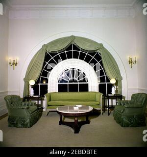 White House Rooms: East, West Sitting Rooms. Sofa and chairs in the East Sitting Hall, also known as Monroe Hall, White House, Washington, D.C. Stock Photo