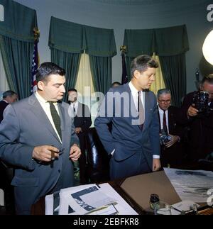 Bill signing - Commission restoring the 5-star rank of General of the ...