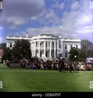 First Lady Jacqueline Kennedyu0027s (JBK) Musical Program for Youth, 2:35PM. View of audience assembled on the South Lawn of the White House during the third in First Lady Jacqueline Kennedyu0027s series of Musical Programs for Youth by Youth. Washington, D.C. Stock Photo