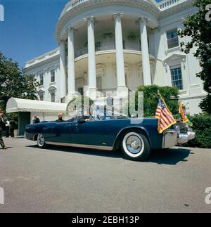 Parade in honor of Dr. Sarvepalli Radhakrishnan, President of India, 12 ...