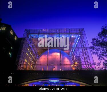 2001 HOSTORICAL HAYDEN PLANETARIUM ROSE CENTER (©JAMES STEWART POLSHEK 2000) AMERICAN MUSEUM OF NATURAL HISTORY MANHATTAN NEW YORK CITY USA Stock Photo