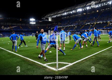 Soccer Football - Carabao Cup Fourth Round - Chelsea vs Everton - Stamford Bridge, London, Britain - October 25, 2017   General view as Everton warm up   REUTERS/Dylan Martinez