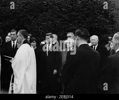 Funeral services for Mrs. Eleanor Roosevelt, Hyde Park, New York. President John F. Kennedy and First Lady Jacqueline Kennedy attend the funeral of Eleanor Roosevelt in the rose garden on the Roosevelt estate in Hyde Park, New York. Also pictured: Franklin D. Roosevelt, Jr.; former president, Harry S. Truman; former president, General Dwight D. Eisenhower; Vice President Lyndon B. Johnson; Margaret Truman Daniel. Stock Photo