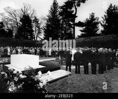 Funeral services for Mrs. Eleanor Roosevelt, Hyde Park, New York. Funeral services for Eleanor Roosevelt in the rose garden on the Roosevelt estate in Hyde Park, New York. Those pictured include: President John F. Kennedy (face obscured); First Lady Jacqueline Kennedy; Laura Franklin u201cPollyu201d Delano; Representative James Roosevelt (California); Elliott Roosevelt; Patricia Peabody Roosevelt; John Aspinwall Roosevelt; Anna Roosevelt Halsted; James A. Halsted; Franklin D. Roosevelt, Jr.; former president, Harry S. Truman; former president, General Dwight D. Eisenhower (face obscured); Vi Stock Photo