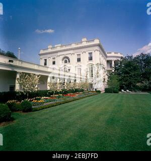 Rose Garden, views. View of the Rose Garden along the West Wing Colonnade. White House, Washington D.C. Stock Photo