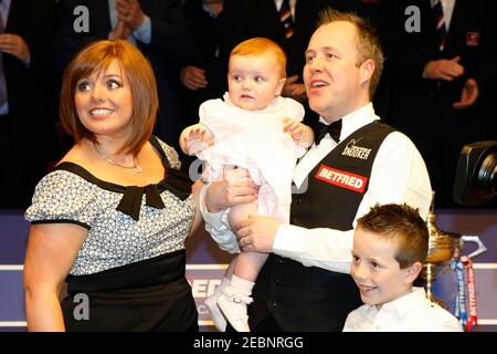 JOHN HIGGINS WIFE CHILDREN WORLD SNOOKER CHAMPION WORLD SNOOKER ...