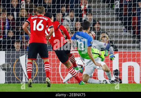Britain Football Soccer - Southampton v Inter Milan - UEFA Europa League Group Stage - Group K - St Mary's Stadium, Southampton, England - 3/11/16 Southampton's Virgil van Dijk scores their first goal  Reuters / Eddie Keogh Livepic EDITORIAL USE ONLY.