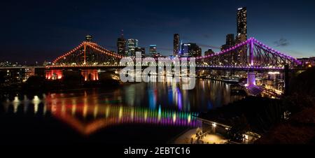 The Story Bridge is a heritage-listed steel cantilever bridge spanning the Brisbane River that carries vehicular, bicycle and pedestrian traffic betwe Stock Photo