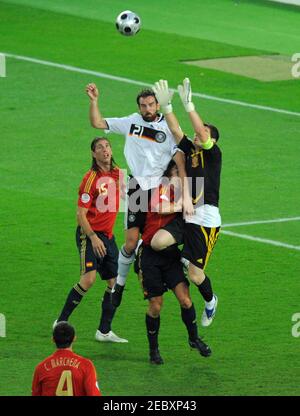 C METZELDER & IKER CASILLAS GERMANY V SPAIN ERNST-HAPPEL ...