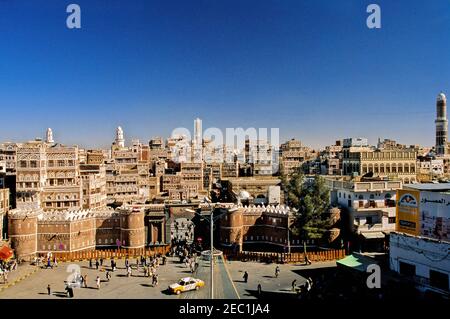 Sanaa (Arabic: صَنْعَاء, Ṣanʿāʾ [sˤɑnʕaːʔ], Yemeni Arabic:  Old South Arabian: ???? Ṣnʿw), also spelled Sanaʽa or Sana, is the largest city in Ye Stock Photo