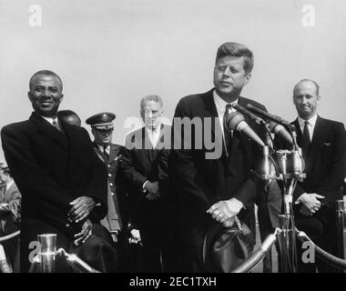 Arrival ceremony for Sylvanus Olympio, President of Togo, 11:00AM. President John F. Kennedy speaks at arrival ceremonies for President of Togo, Sylvanus Olympio. L-R: President Olympio; Chief of Staff of the United States Army, General George H. Decker; Under Secretary of State, George Ball; President Kennedy; US Chief of Protocol, Angier Biddle Duke. Military Air Transport Service (MATS) Terminal, Washington National Airport, Washington, D.C. Stock Photo