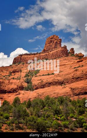 The layers of red sandstone of part of the Schnebly Hill Formation, a thick layer of red to orange-colored sandstone found only in the Sedona vicinity Stock Photo