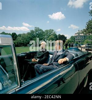 Parade in honor of Dr. Sarvepalli Radhakrishnan, President of India, 12 ...