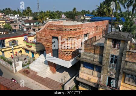 Exterior facade - aerial view. The Gallery House, Bansberia, India. Architect: Abin Design Studio, 2020. Stock Photo