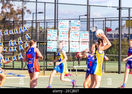 Teenage Girls Playing Netball Stock Photo - Alamy