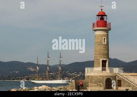 Le Francais Saint-Malo (Kaskelot - en 3 mâts-barque) Port de Saint Tropez - March, 14, 2020 - landscape #ilonabarnabiphotonews Stock Photo