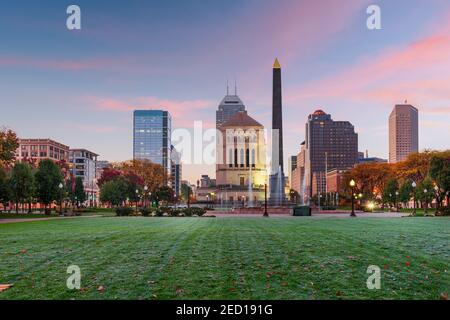 Indianapolis, Indiana, USA war memorials and skyline at twilight. Stock Photo