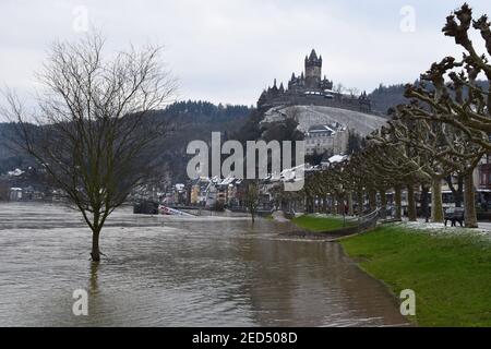 view to the Reichsburg above Cochem old town Stock Photo