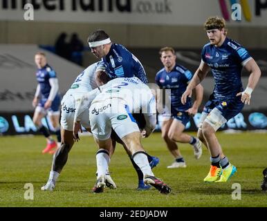 Sale Sharks flanker Jono Ross drives into the Bath defence during a Gallagher Premiership Round 9 Rugby Union match, Friday, Feb 12, 2021, in Leiceste Stock Photo