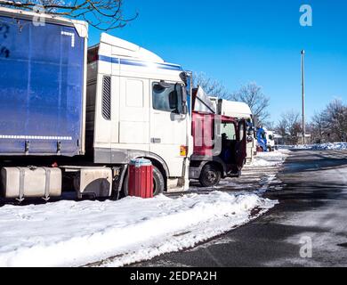 Driving ban for trucks in winter chaos