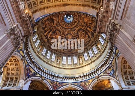 St Paul's Cathedral interior, view up to inner dome ceiling decoration and paintings by Sir James Thornhill,  London, England Stock Photo