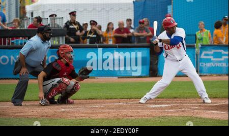 Alfredo Despaigne at bat, he is the author of the only Cuban run by hitting a home run with nobody on board Stock Photo