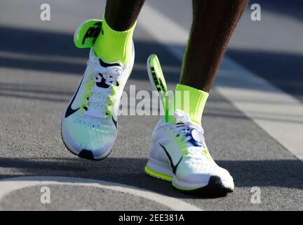 finish line running shoes