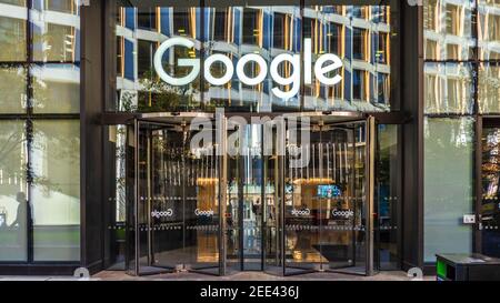Google London HQ - The Google UK and Youtube London offices at 6 Pancras Square near King's Cross Station in central London UK Stock Photo